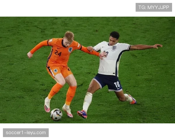 阿什拉夫盘带技艺独树一帜,持续彰显足坛新星价值 阿什拉夫盘带技艺独树一帜,持续彰显足坛新星价值