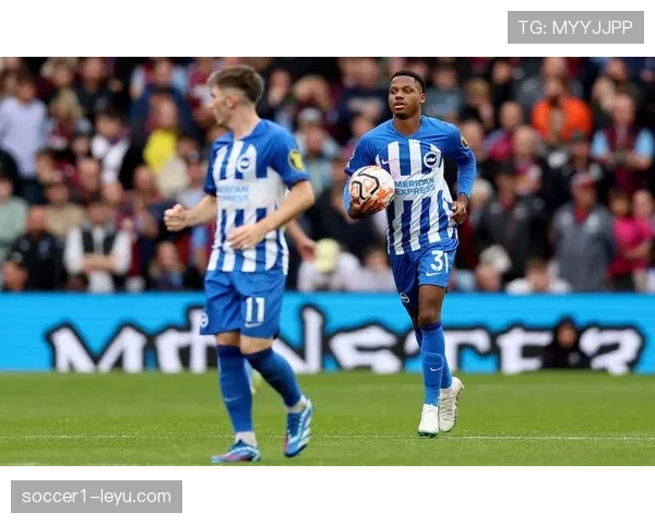 法蒂式盘带闪耀绿茵场：新星持续精进技艺，引领现代边锋技术新风潮