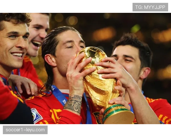 西班牙2010年世界杯夺冠历程与战术表现回顾