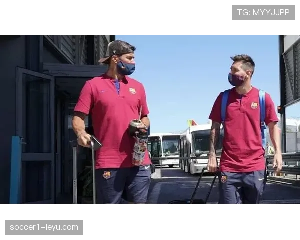 苏亚雷斯训练完顺手给儿子买了艘游艇？